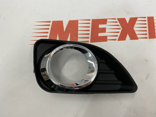 Рамка противотуманной фары правая Toyota Camry 2009-2011 (52030-06050), аналог