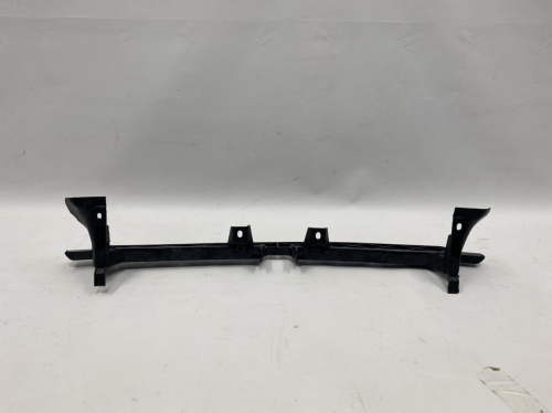 Кріплення решітки радіатора центр Volkswagen Passat B7 2012-2015 (561805705A), аналог