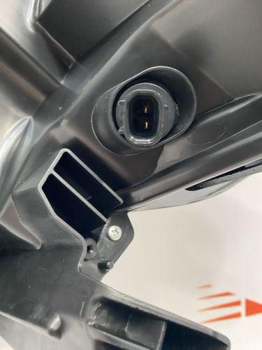 Фара права LE/XLE USA Toyota Camry 2021- (81110-06G10 ), аналог