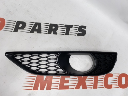 Рамка противотуманной фары левая верхняя AUDI Q7 2010-2015 S-LINE (4L0807675C01C), аналог