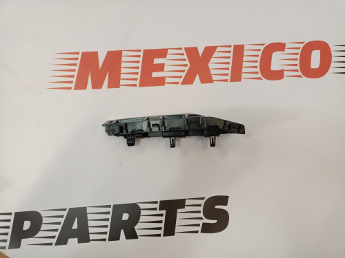Кріплення переднього бампера праве Volkswagen Passat B7 2012-2015 (561807184A), аналог