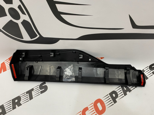 Накладка на задні праві двері  Nissan X-Trail(Rogue) 2021- 2023 (82870-6RR0A), аналог