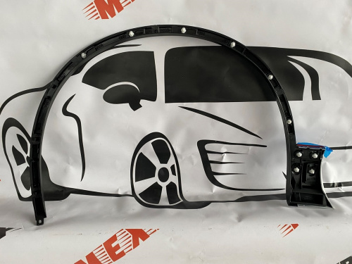 Арка переднього правого крила R-Line Volkswagen Touareg 2015-2017 (7P6853717GGRU), аналог