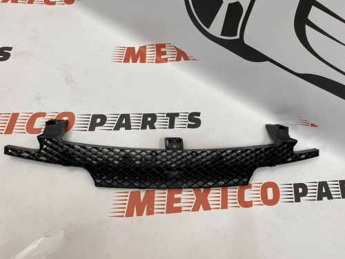 Кріплення переднього бампера центр Volkswagen Touareg 2011-2014 (7P6807192), аналог