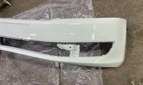 Бампер передній фарбований білий Volkswagen Passat B7 2012-2015 (561807217BGRU), аналог