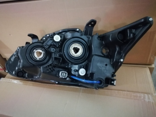 Фара права Lexus CT200 2015-2019 (81130-76012), аналог