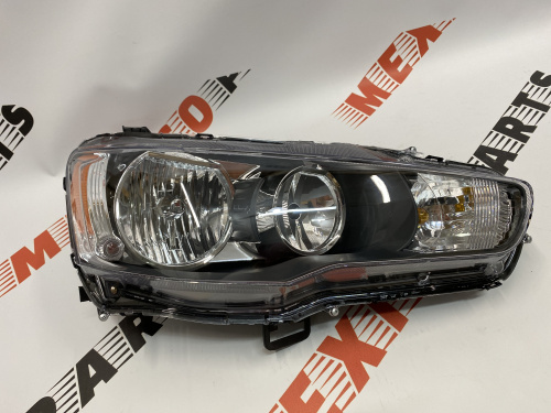 Фара права галоген чорна Mitsubishi Lancer 10 (8301B407), аналог