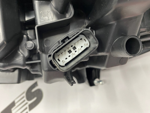 Фара правая с led полоской Ford Fusion 2017-2020 (HS7Z-13008-G), аналог