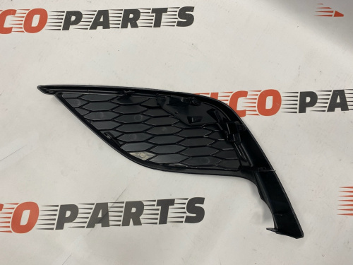 Заглушка протитуманної фари права SE/XSE USA Toyota Camry 2021- (8148106220), аналог