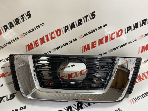 Решітка радіатора під круглий дістрон Nissan X-Trail(Rogue) 2017-2020 ( 623109TG0B), аналог