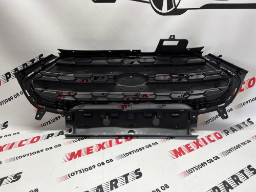 Решітка радіатора чорна Ford EcoSport 2018-2021 (GN1Z-17B968-AB), аналог