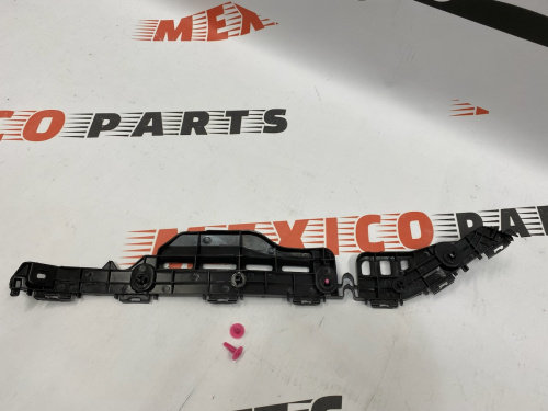 Кріплення заднього бампера праве Toyota Highlander 2014-2019 (52155-0E070  ), аналог