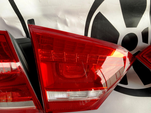 Ліхтарі задні комплект Volkswagen Passat B7 2012-2015 (561-945-095-HK), аналог