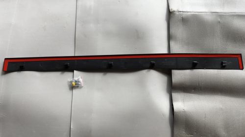 Накладка на дверь передняя левая Tesla Model X 2015-2020 (103520100d), аналог