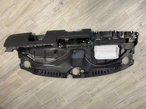 Панель торпеди Tesla Model 3 2017-2023 (1083401-05-J)