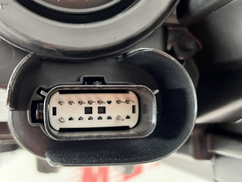 Фара права з ДХО Ford Escape (Kuga) 2020- 2022 (LJ6Z13008C) , аналог