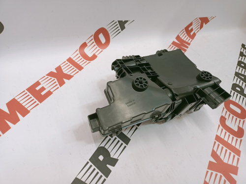 Коробка під запобіжники Nissan X-Trail(Rogue) 2014-2020, аналог