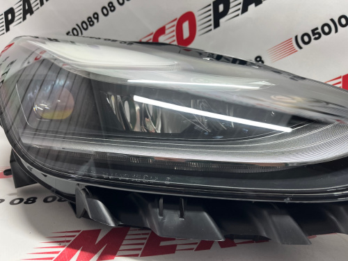 Фара правая оригинал  Tesla Model 3 (1077372-10-I)