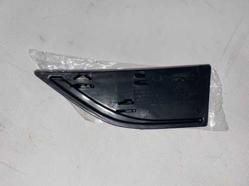 Катафот-заглушка права переднього бампера Volkswagen Passat B7 USA 2011-2015 (561941778B), аналог