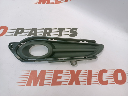 Рамка противотуманной фары правая Honda HR-V 2014-2018 (71105-T7J-H00), аналог