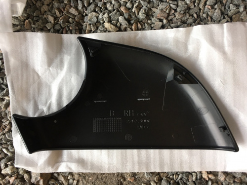 Накладка под зеркалом правая черная Tesla Model 3 2020-2023 (8202203)