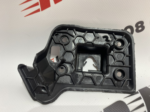 Крепление решетки левое Mazda CX-5 2022-(KSD450161), аналог