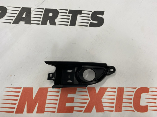 Рамка противотуманной фары левая Mazda CX5 2017-2020, аналог