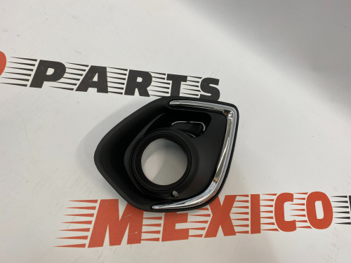 Рамка противотуманной фары левая на Mitsubishi ASX 2011-2015 (8321A383), аналог