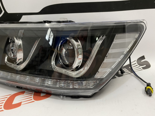 Фари ксенон комплект Dodge Journey 2011- (68200085ABT), аналог