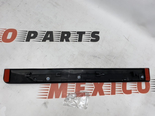 Накладка з хромом на задні ліві двері Nissan X-Trail(Rogue) 2014-2020 (82877-6FL0A), аналог