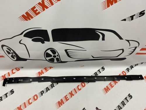 Крепление порога правое пластик Mazda 3 2013-2018, аналог