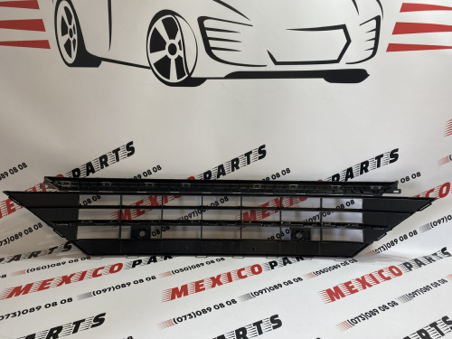 Решітка переднього бампера R-Line Volkswagen Tiguan 2017-2020 (5NN853677J041), аналог