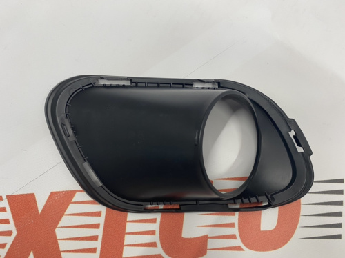 Рамка противотуманной фары правая Jeep Cherokee KL 2014-2018 (68203220AA), аналог
