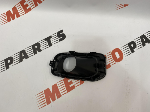 Рамка протитуманної фари права графітова Jeep Renegade 2015-2018, аналог