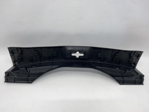 Накладка замка кришки багажника  Nissan X-Trail(Rogue) 2014-2020, аналог