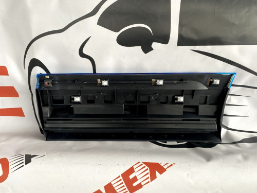 Накладка на задні праві двері R-Line Volkswagen Touareg  2015-2018 (7P6854950JGRU), аналог