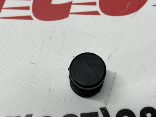 Отбойник крышки багажника Tesla Model 3 2021-2023 (6007220-00-B), аналог