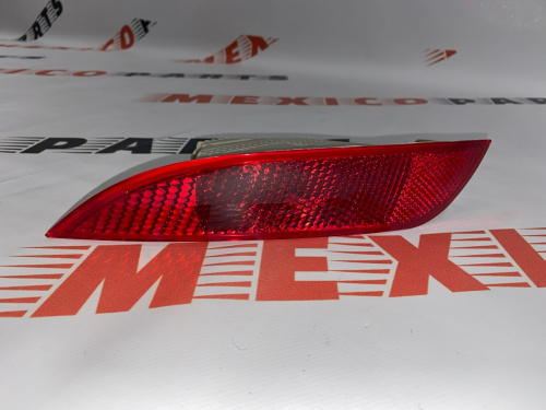 Катафот-туманка заднього бампера лівий Hatchback Ford Focus 2010- 2018 (F1EZ13A565B) , аналог