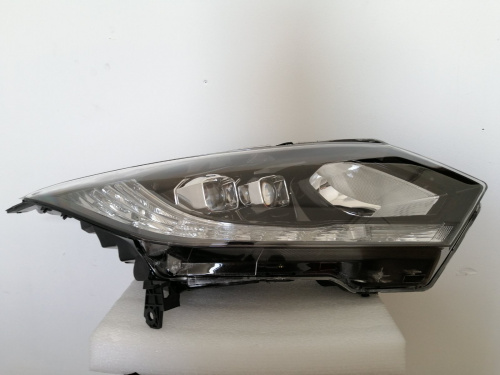 Фара правая LED Honda HR-V 2014-2018, аналог