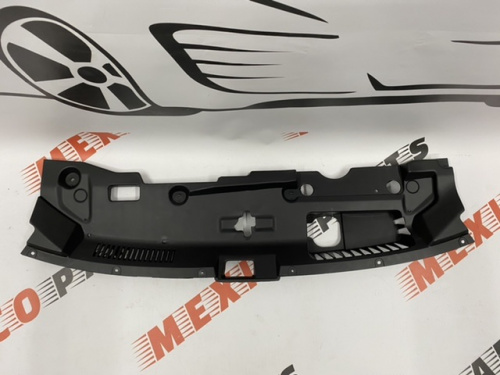 Накладка на панель радіатора  (замка капота) Mitsubishi Eclipse Cross 2018-2021 (7450B049), аналог