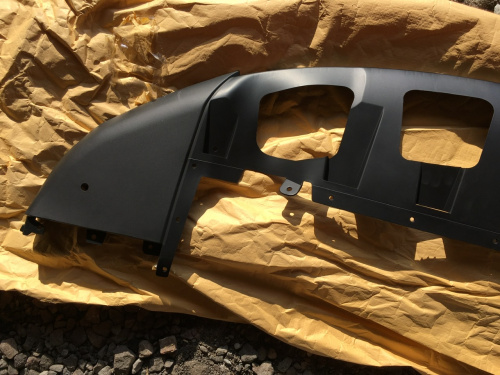 Губа переднего бампера Tesla Model X 2015-2020 (103483300e), аналог