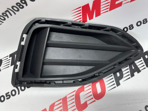 Заглушка протитуманної фари права Passat B9 2019-(561853212A), аналог