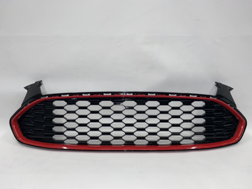 Решітка радіатора   RED Ford Fusion 2013-2016 (DS7Z-8200-BARED), аналог