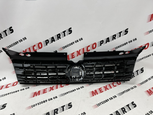 Решітка радіатора чорна Volkswagen Tiguan 2017-2020 (5NA853651ZLL), аналог
