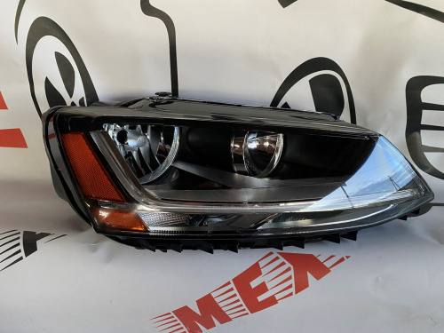 Фара правая с лед полоской USA Volkswagen Jetta 2016-2018(5C7941006J), аналог