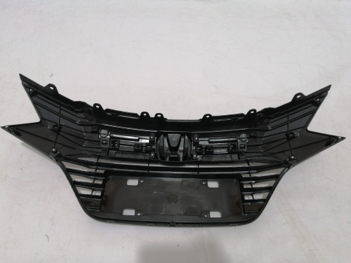 Решётка радиатора Honda HR-V 2014-2018 (71121-T7J-H00), аналог