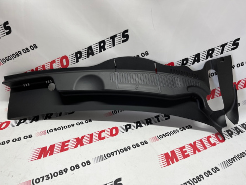 Жабо праве Volkswagen Touareg 2011-2014 (7p6819402D), аналог
