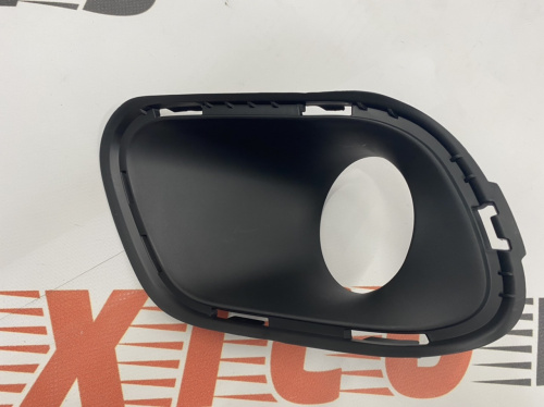 Рамка противотуманной фары левая Jeep Cherokee KL 2014-2018 (68203221AA), аналог