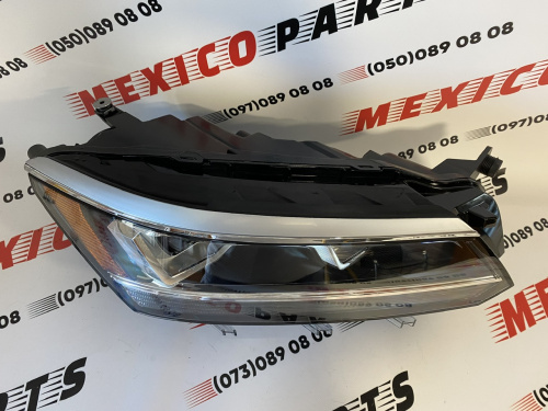 Фара ксенон з лампочкою права і ліва комплект Volkswagen Passat B8 2016-2018 (561941774A), аналог