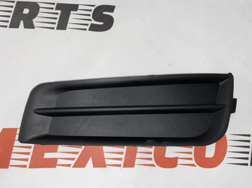 Заглушка противотуманной фары правая Chevrolet Cruze  2009-2015 (94831150), аналог